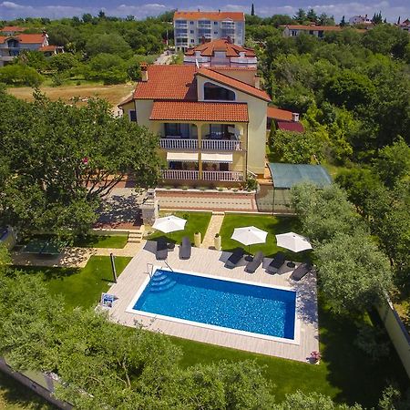 Apartments Catic Умаг Экстерьер фото